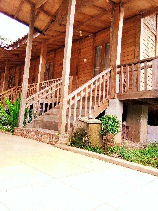 Penginapan Muslim Yuni Inn Bogor Exterior photo